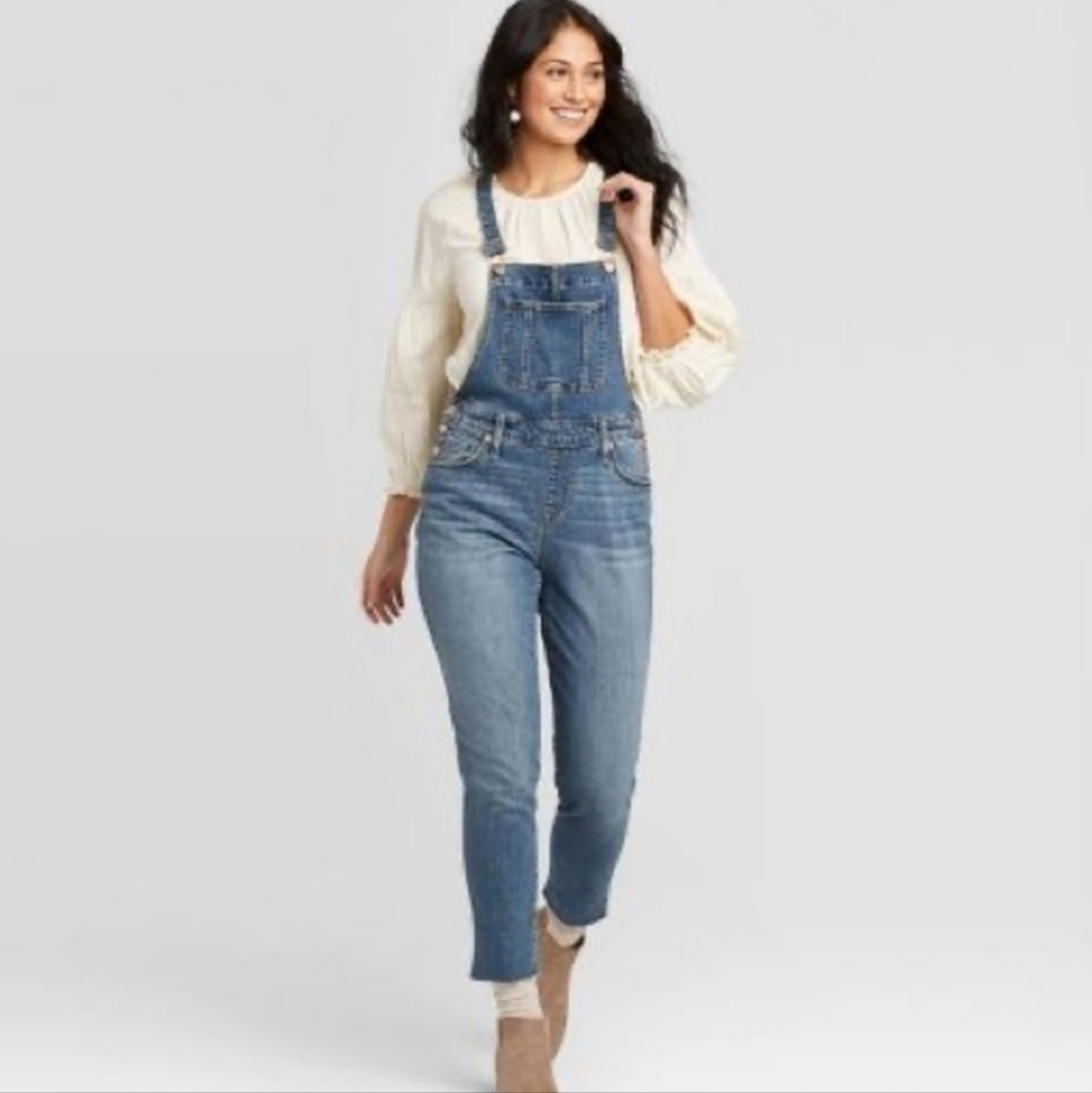 Universal Thread Crop Overalls